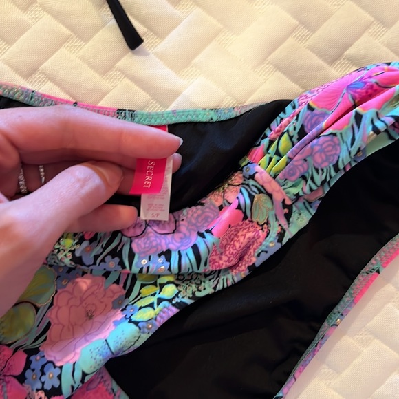 New without tags NWT Victoria’s Secret bikini set floral neon print. Super cute - Picture 2 of 3